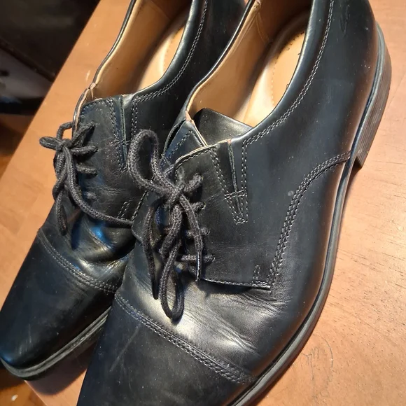 Cole Haan Dark Leather Men's Oxfords - Picture 2 of 4